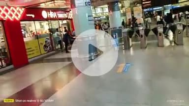 सावधान: कभी भी मेट्रो में यात्रा करते हैं तो अपना टिकट ना खोना नहीं तो आप स्टेशन से बाहर निकल नहीं पाएंगे