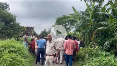 কালিয়াচক ২: ফাঁকা মাঠে তরুণীর রক্তাক্ত মৃতদেহ উদ্ধার চাঞ্চল্য গঙ্গাপ্রসাদ গ্রামে