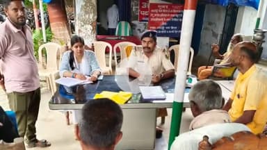 आदापुर: नकरदेई थाना परिसर में संबंधित अंचलाधिकारी व थानाध्यक्ष की उपस्थिति में आयोजित किया गया शनिवारीय जनता दरबार