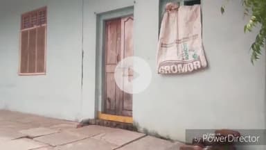 ఇల్లందకుంట: మర్రివానిపల్లి గ్రామంలో కీడు సోకిందని ఇండ్లకు తాళాలు వేసి ఊరు ఖాళీ చేసి వనభోజనాలకు వెళ్లిన గ్రామస్తులు