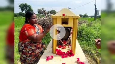 గొల్లపల్లి: తండ్రి సమాధికి రాఖీ కట్టిన కూతురు...