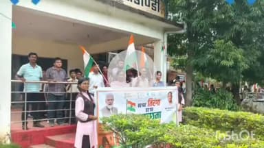 डौण्डी: हर घर तिरंगा अभियान के अंतर्गत डौण्डी ब्लॉक एवं गांव में निकाली गई विशाल तिरंगा रैली, गांव का किया भ्रमण