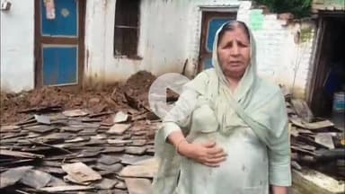 ਧਾਰ ਕਲਾਂ: ਜ਼ਿਲ੍ਹਾ ਪਠਾਨਕੋਟ ਦੇ ਪਿੰਡ ਧਰੇਟੀ ਨਾਰੰਗਪੁਰ ਵਿਖੇ ਬਾਰਿਸ਼ ਨਾਲ ਤਿੰਨ ਕੱਚੇ ਮਕਾਨ ਡਿੱਗਣ ਦਾ ਮਾਮਲਾ ਆਇਆ ਸਾਹਮਣੇ