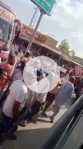 gunda gardi hatao aam janta ko pareshan mat kro in logo ke sath sakath se sakath karvai honi chahiye