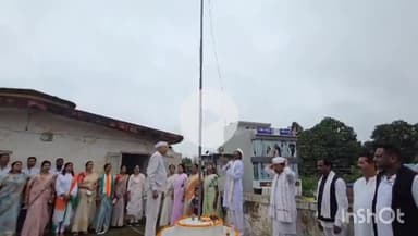 कांग्रेस भवन कोंडागांव में स्वतंत्रता दिवस के पावन अवसर पे शान से लहराया तिरंगा । #indipendenceday #भारत_माता_की जय