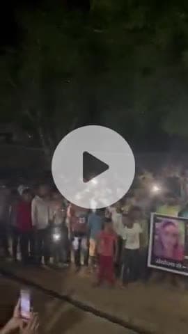 गाॅंव दुमकी में मनीषा हत्याकांड को लेकर आज कैंडल मार्च निकाला गया