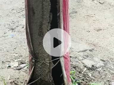 दुर्घटना को निमंत्रण देता ,बिजली का पोल, UPPCL के अधिकारी है अज्ञान, जबकि दो कदम दूर है अधिकारियों के ऑफिस....
#UPPCL