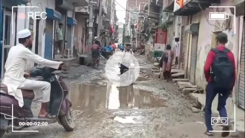 LONI UPDATE NEWS || #लोनी में स्थानीय परिवारों को नहीं मिल रही बुनियादी सुविधाएं https://youtu.be/K15ThVsT6wI?si=oIX5Mo