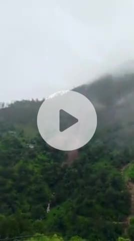 नंदा नगर घाट ब्लॉक के ग्राम सभा बांसवाड़ा में बादल फटने से बारी नुकसान