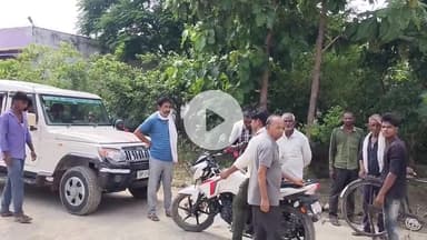 #जहानाबाद थाना क्षेत्र के अमौली रोड पर ई-रिक्शा की टक्कर से बाइक सवार दो युवक गंभीर घायल, सीएचसी से जिला अस्पताल रेफर#@#