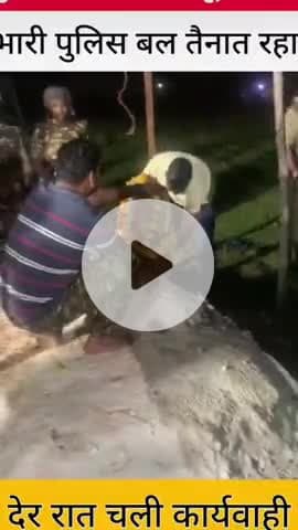 #अशोकनगर की तहसील ईसागढ़ में अचानक, रातों रात राधा कृष्ण जी की मूर्ति प्रकट हुई ऐसा वहां के लोगों का माननाहै सरकारी जमीन