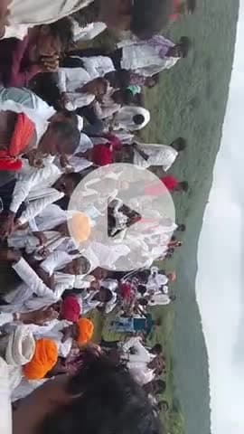 han per a jaaun mere rang ka lete hue Maharaj ki hath mein lekar pichhle do salon se chalti Hai Kya