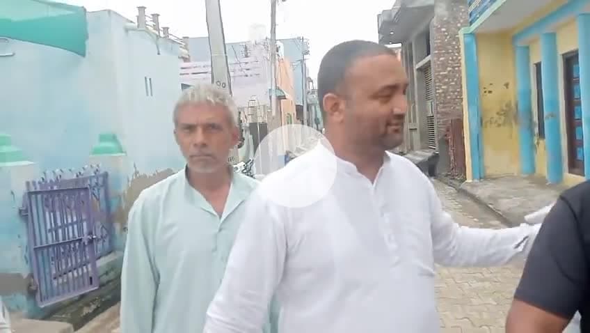 गाँव नंदगढ़ में पंजाब बाढ़ पीड़ितों की सहायता के लिए खाद्य सामग्री इकठा करते हुए ग्रामवासी #Badh #Punjab_Badh #Nandgarh