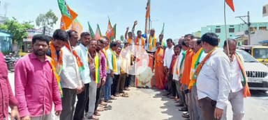 నేరేడుచర్ల: జీఎస్టీ తగ్గింపును హర్షిస్తూ నేరేడుచర్ల లో బిజెపి సంబరాలు