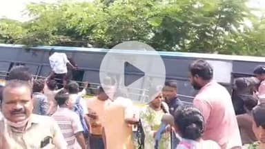 అశ్వాపురం: అశ్వాపురం మిట్ట గూడెం ప్రాంతంలో ప్రధాన రహదారిపై ఆర్టీసీ బస్సు ట్రాక్టర్ డి