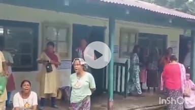 কার্শিয়ং: কার্শিয়াং মহকুমার অন্তর্গত লং ভিউ চা বাগানের শ্রমিকেরা কুড়ি শতাংশ বোনাসের দাবিতে বিক্ষোভে সামিল হলো