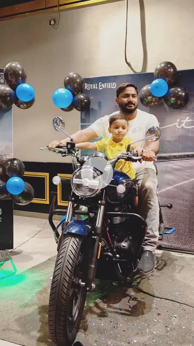 #meteor new 🆕
#royalenfield #maharajganj
#explore #bullet #bulletlovers❤️ #rkmotors #ride #gst #trending #bollywood #legends @sidlal @royalenfield