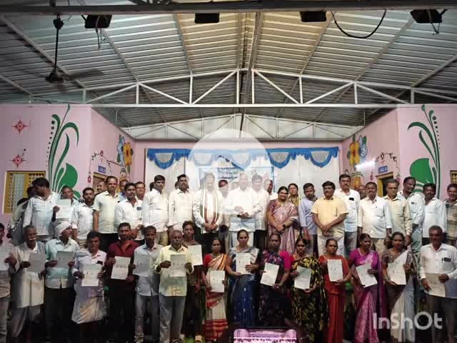చిల్పూర్: పేద ప్రజల కడుపు నింపుతున్న ప్రభుత్వం కాంగ్రెస్ ప్రభుత్వం. చిల్పూర్ లో లబ్ధిదారులకు వివిధ చెక్కులను అందజేసిన ఎమ్మెల్యే