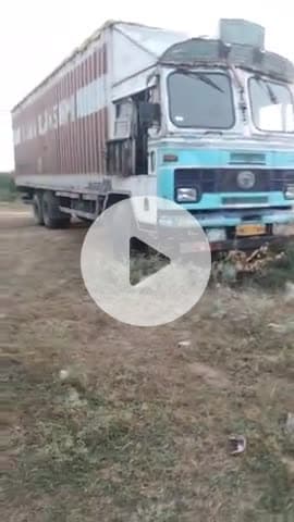 भिंड गहेली रात 11 बजे एक कंटेनर गाय के साथ पकड़ा गया गहेली से सिरसी मार्ग पर