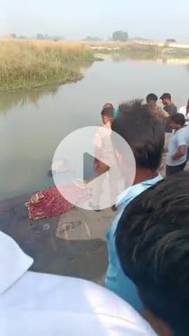 lehada mandir ke pass agayat lahash mili hai aur eski sujana polic aker ynha par mauke par panhuch kar lahash ko apne ka
