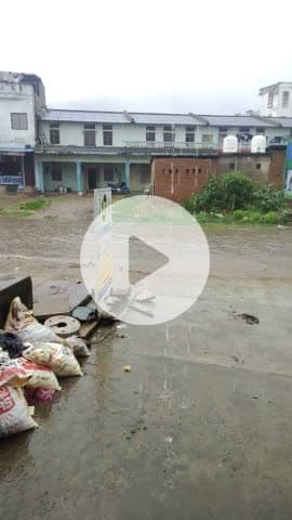 साबला में ग्रामीण बहुत परेशान है इस रोड की वजह से प्रशासन की कोई कार्रवाई नहीं हो रही है