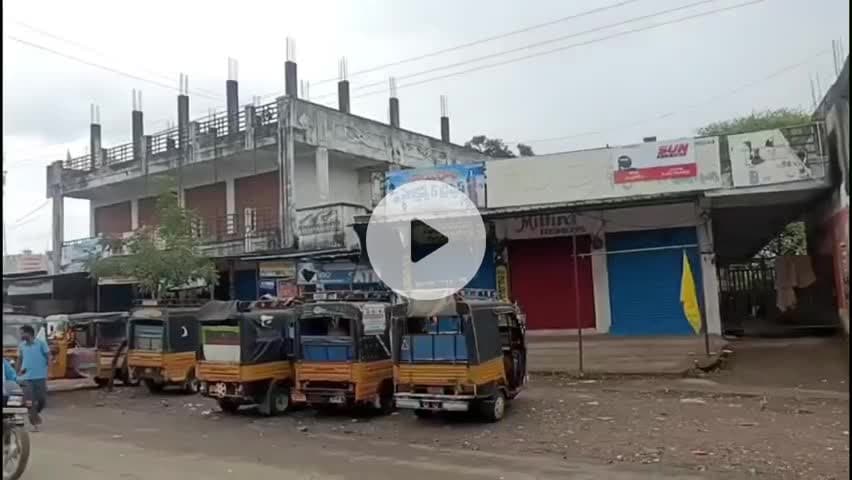 బోథ్: రైతులపై అక్రమ కేసులను నిరసిస్తూ బీఆర్ఎస్ చేపట్టిన సొనాల బంద్ ప్రశాంతంగా కొనసాగుతుంది