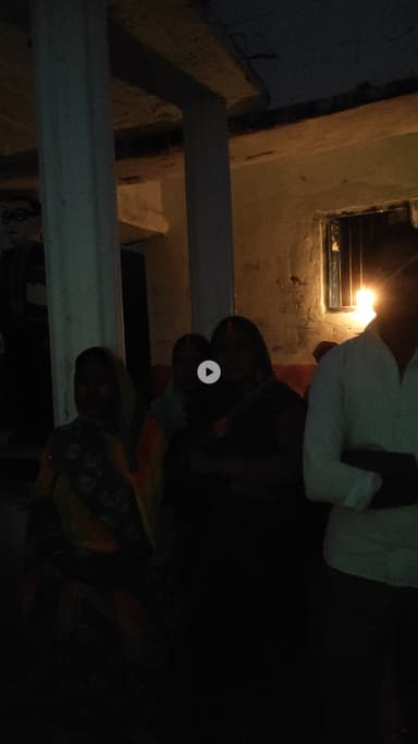 sikaraul me log vot ka bahiskar kar hare hai