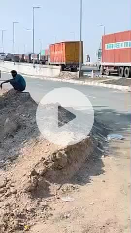 Aravali hotel ke samne bahut rafeat Balaji ke samne cal aate Hain Laga truckon ka jaam