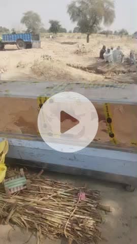 16 केएनडी में समशान भूमि को लेकर धरना डेढ़ बॉडी के साथ