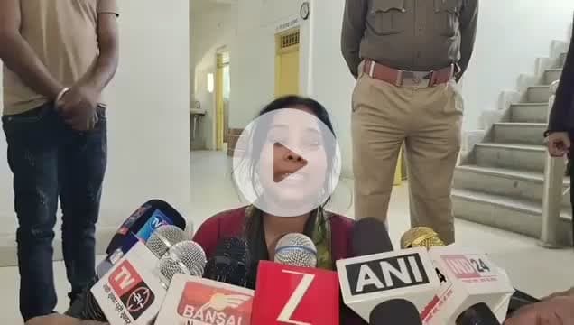 एम.पी श्योपुर : बिजली महाप्रबंधक कार्यालय पर महिला कर्मी का हंगामा, महाप्रबंधक पर कार्यवाही की मांग, उत्पीड़न के लगाए थे आरोप.......
#orchhatodaynews #madhypradeshnews