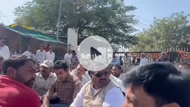 किसानों के हक़ की बात थी इसलिए शब्द नहीं, गर्जना करनी पड़ी।
बदनावर ,मध्य प्रदेश
किसान एकता ।
Sachin Vasudev Patidar
#KisanEkta