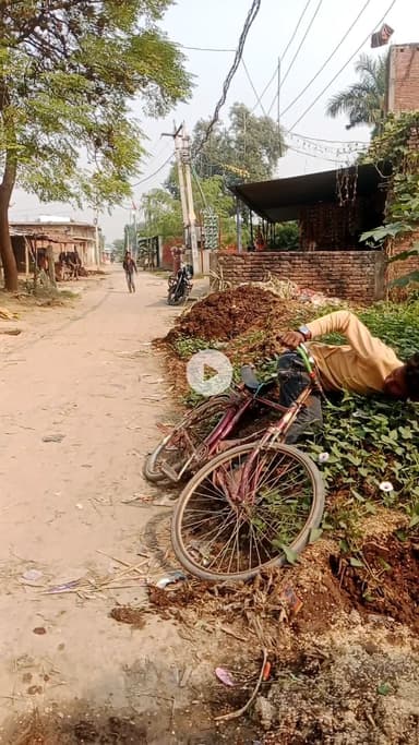 #चलते #साइकिल से धकेल #दिया #comedy #funny #trending #viral #fun #entertainment #memes #followme #sethji5g @neha.umr