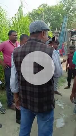 . भारतीय जनता पाटी का नाम खराब कर रहे सभासद प्रभुनाथ यिह अनुरुधवा कसया महिला के लिए अपशब्द कहते हुए इन की दो बीबी है