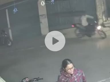 ਪਾਇਲ: ਦੁਗਰੀ ਵਿੱਚ ਕਰਿਆਨੇ ਦੀ ਦੁਕਾਨ ਦੇ ਆਟੇ ਦੀਆਂ ਥੈਲੀਆਂ ਦੀ ਚੋਰੀ,ਸੀਸੀ ਟੀਵੀ ਵੀਡੀਓ ਆਈ ਸਾਹਮਣੇ,ਪੁਲਸ ਕਰ ਰਹੀ ਜਾਂਚ
ਅੱਜ 3 ਬਜੇ ਪਤਰਕਾਰਾ ਨ