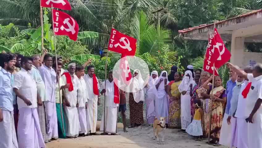 பேராவூரணி: சொன்னபடி சாலைகளை சீரமைக்கணும் : பேராவூரணி அருகே மறியலில் ஈடுபட்ட கம்யூனிஸ்ட் கட்சியினர்