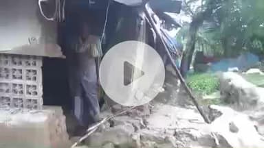 திருத்துறைப்பூண்டி: குன்னலூரில் கனமழையின் காரணமாக கூரை வீட்டின் சுவர் இடிந்து விழுந்தது வெளிப்புறமாக விழுந்ததால் மாற்றுத்திறனாளி பெண் உட்பட 3 பேர் உயிர் தப்பினர்