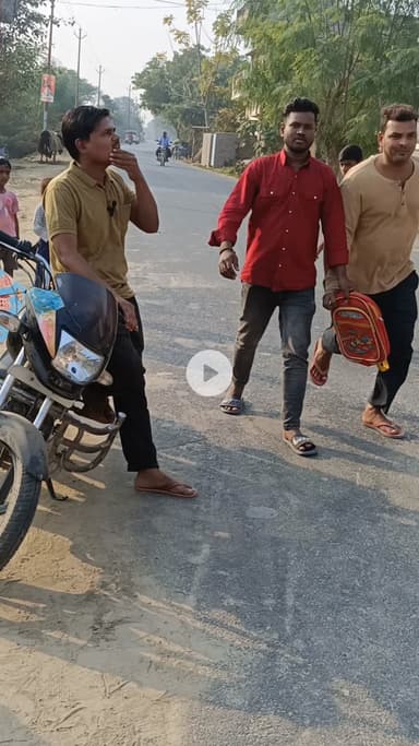 #bike #चोरी #दोनों के दोनों मिले हुए थे #comedy #funny #trending #viral #fun #entertainment #memes #followme #sethji5g