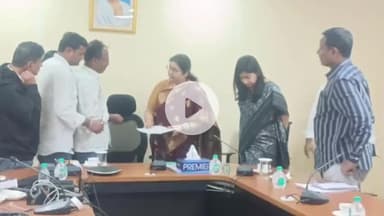 ఇల్లంతకుంట: చేనేత జౌళి శాఖ కమిషనర్ కు వినతిపత్రం అందజేసిన సిఐటియు నాయకులు