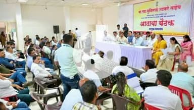 मानगाव: खासदार सुनील तटकरे यांच्या अध्यक्षतेखाली माणगाव तालुक्यात सुरू असलेल्या विकासकामांची आढावा बैठक