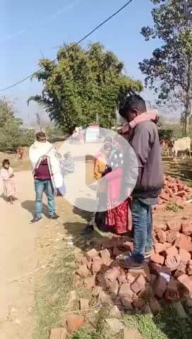 जिमा गांव में सेवानिवृत्त शिक्षक श्री उतिम दयाल महतो जी के द्वारा कंबल का वितरण किया गया.#