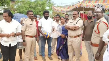 భీమడోలు మండలం పోలసనపల్లిలో వాలీబాల్ టోర్నమెంట్ ను ప్రారంభించిన ఏలూరు డి.ఎస్.పి శ్రావణ్ కుమార్