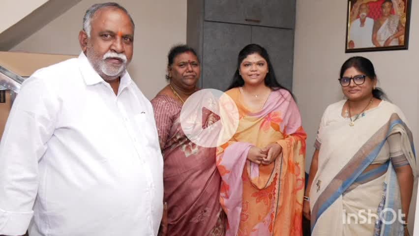 మెరకముడిదాం: కార్యకర్తలతో కలిసి కనుమ వేడుకల్లో పాల్గొన్న మాజీ మంత్రి బొత్స సత్యనారాయణ