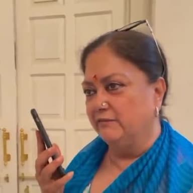 राजस्थान मुख्यमंत्री वसुन्धरा राजे सिंधिया ओलम्पिक गोल्ड मेडलिस्ट नीरज चोपड़ा बधाई देते हुए ।। जय हिन्द ।।#Niraj #gold