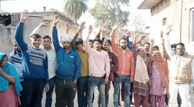 राशन डीलर पहले से ही घोटाला करते रहे हैं राशन डीलर को बर्खास्त किया जाना चाहिए। #upgoverment #dmbijnor