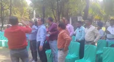 मुख्यमंत्री श्री भूपेश बघेल द्वारा की गई पुरानी पेंशन योजना की बहाली, घोषणा के बाद अधिकारी-कर्मचारियों में दिख रहा जबरदस्त उत्साह।
#CGBudgetForNYAY