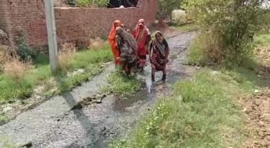 चुनार तहसील के खानपुर गांव में तालाब पर किए गए अवैध अतिक्रमण।
#अतिक्रमण #treanding #ग्राम #up #chunar #mirzapurofficial