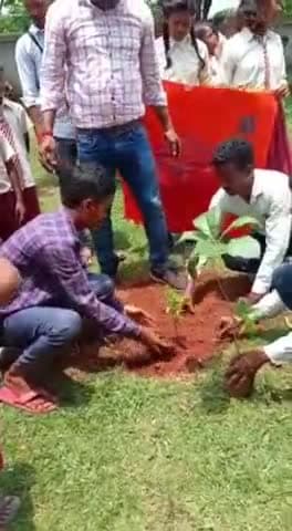 #ABVP_Dulmi
#वृक्ष_मित्र_अभियान 
दिनांक -20.07.2022
अखिल भारतीय विद्यार्थी परिषद दुलमी इकाई द्वारा उत्क्रमित उच्च विद्या