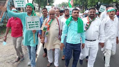 #तब लडे से गोरों से,
अब लड़ेंगे ईमानदारों से।
किसान एकता जिन्दाबाद।
कृपया सभी दल मिलकर लडे।
भारत माता की जय, बंदे मातरम।