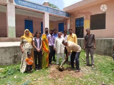 #भीलवाड़ा जिलाध्यक्ष #विजेंद्र पाल सिंह रावत ने 5 पौधे लगाए