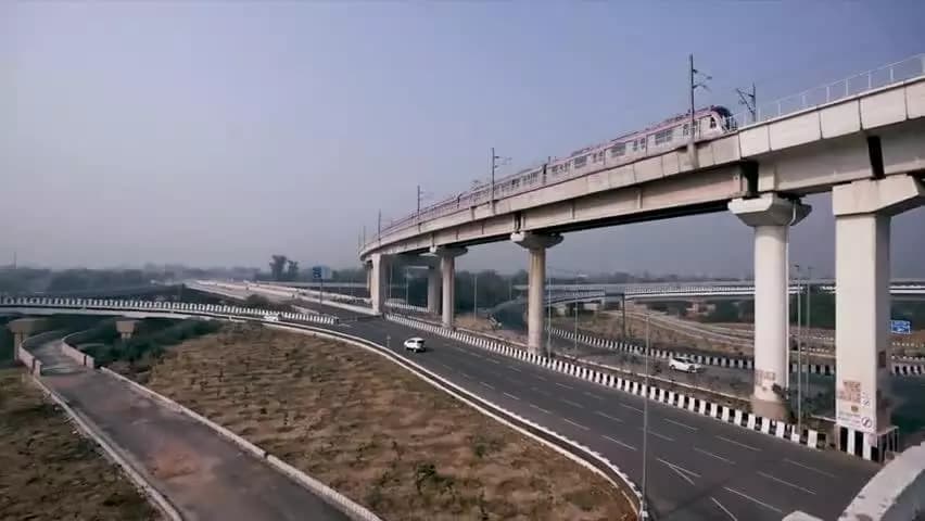 दिल्ली बनी फ्लाईओवर्स की राजधानी।
#Flyovers #Roads #Delhi #Delhiites #Development #DelhiGovt #Delhigram
